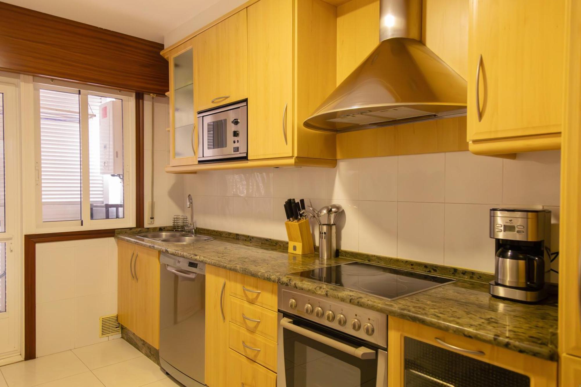 Apartamento Completo, Amplio, Muy Iluminado Y Con Plaza De Garaje Incluida. O Grove Esterno foto