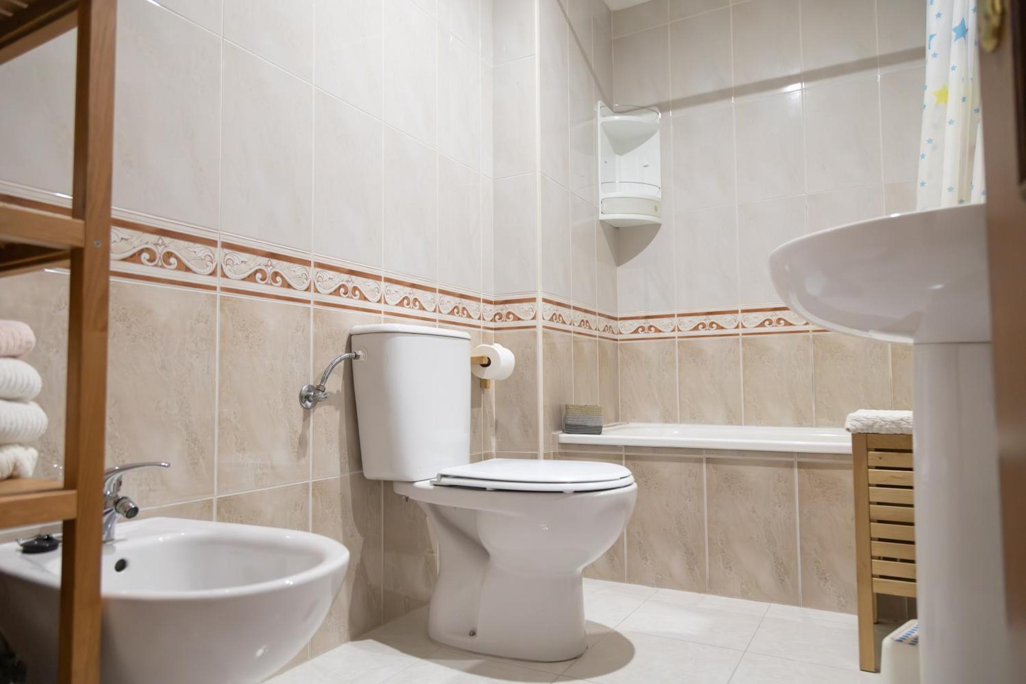 Apartamento Completo, Amplio, Muy Iluminado Y Con Plaza De Garaje Incluida. O Grove Esterno foto
