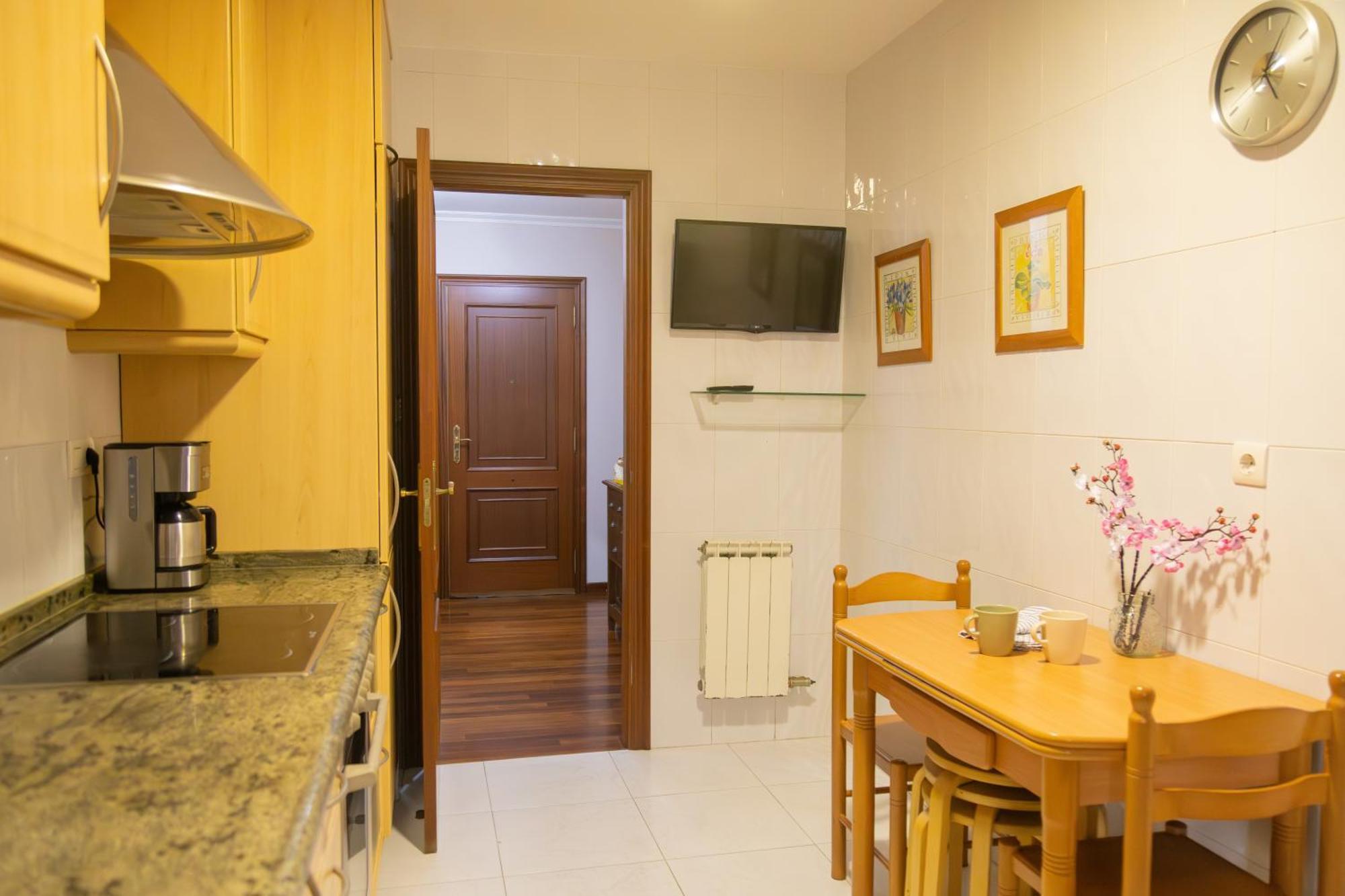 Apartamento Completo, Amplio, Muy Iluminado Y Con Plaza De Garaje Incluida. O Grove Esterno foto