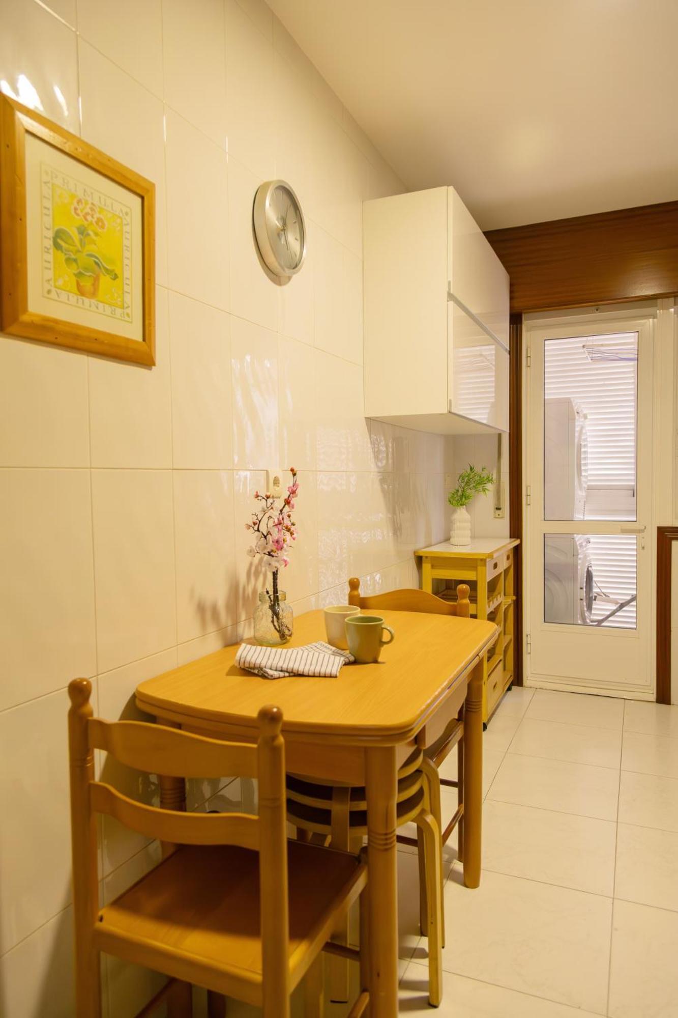 Apartamento Completo, Amplio, Muy Iluminado Y Con Plaza De Garaje Incluida. O Grove Esterno foto