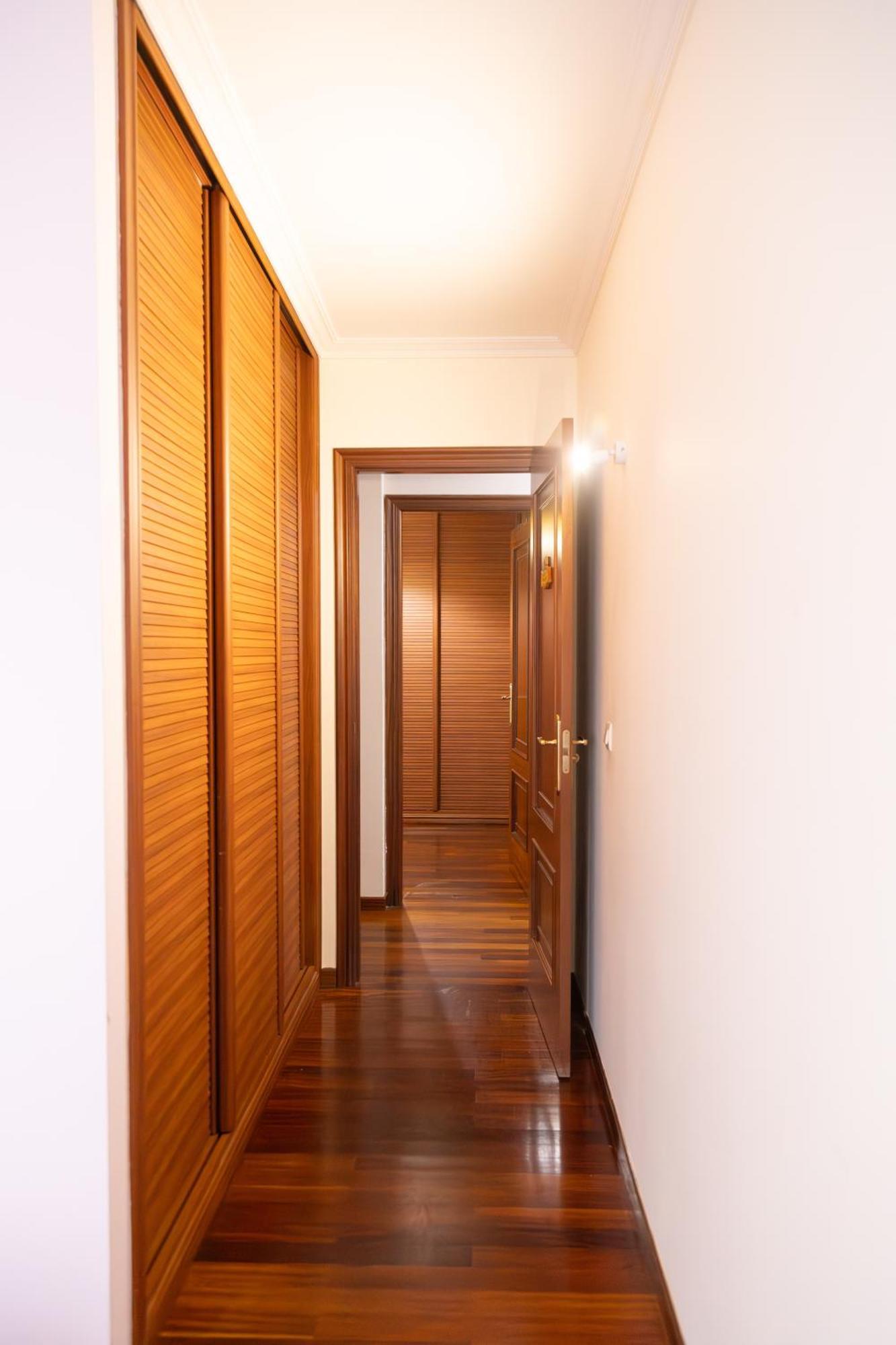 Apartamento Completo, Amplio, Muy Iluminado Y Con Plaza De Garaje Incluida. O Grove Esterno foto