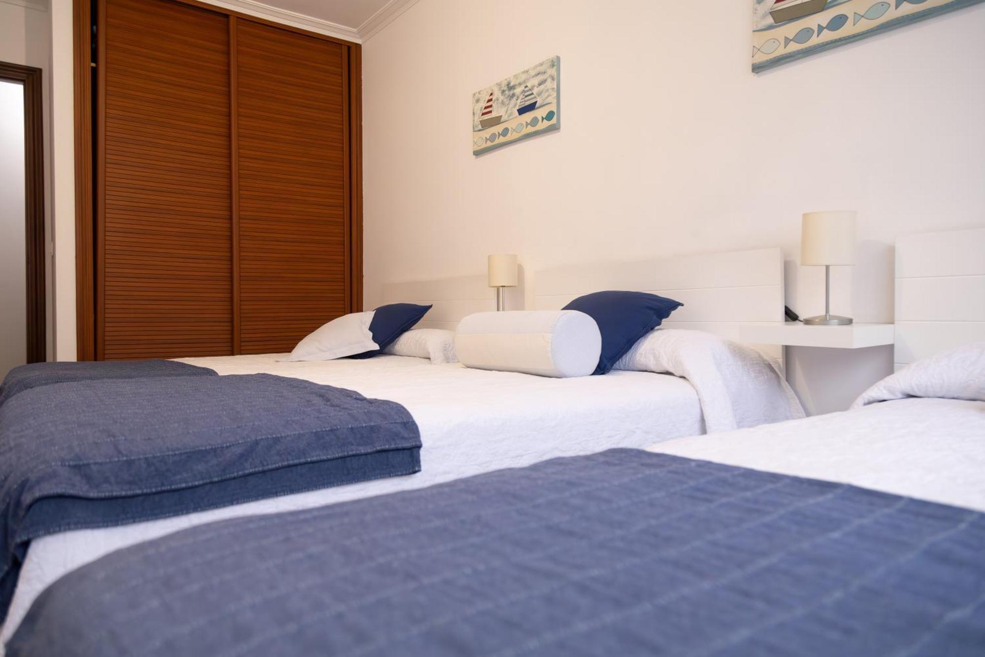 Apartamento Completo, Amplio, Muy Iluminado Y Con Plaza De Garaje Incluida. O Grove Esterno foto