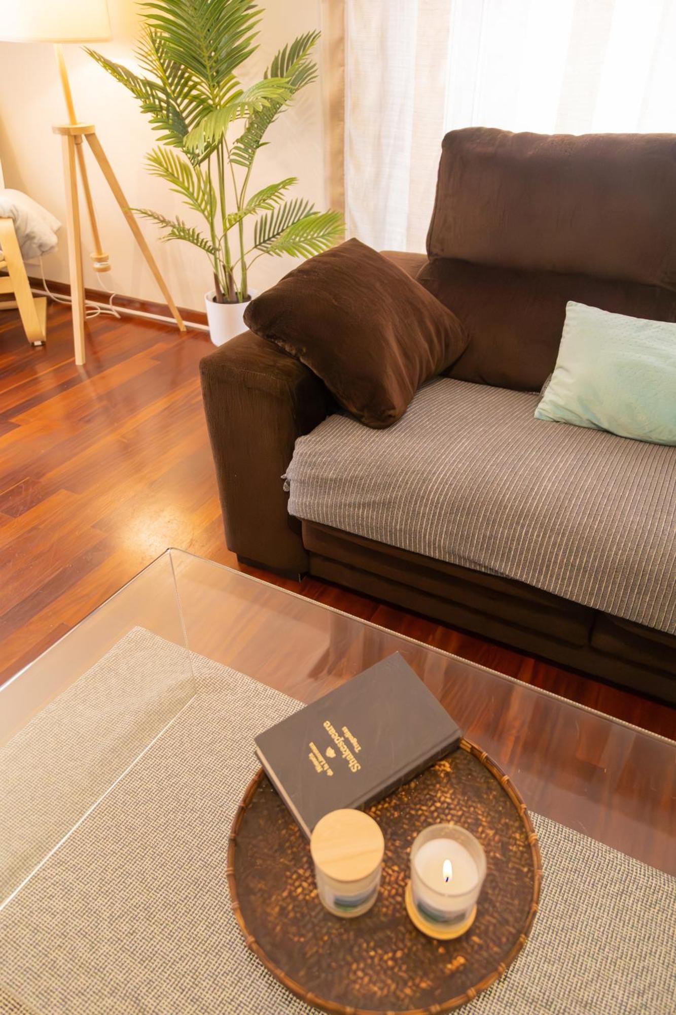 Apartamento Completo, Amplio, Muy Iluminado Y Con Plaza De Garaje Incluida. O Grove Esterno foto