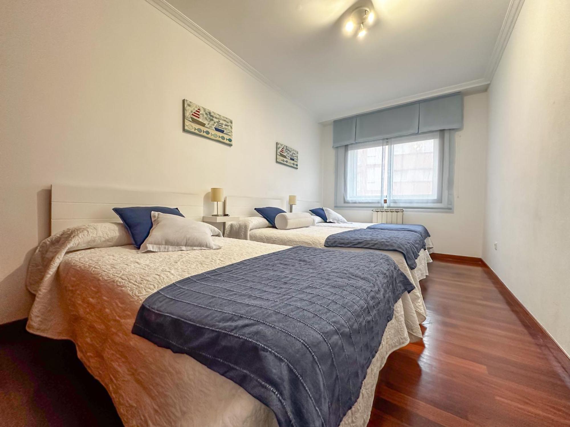 Apartamento Completo, Amplio, Muy Iluminado Y Con Plaza De Garaje Incluida. O Grove Esterno foto