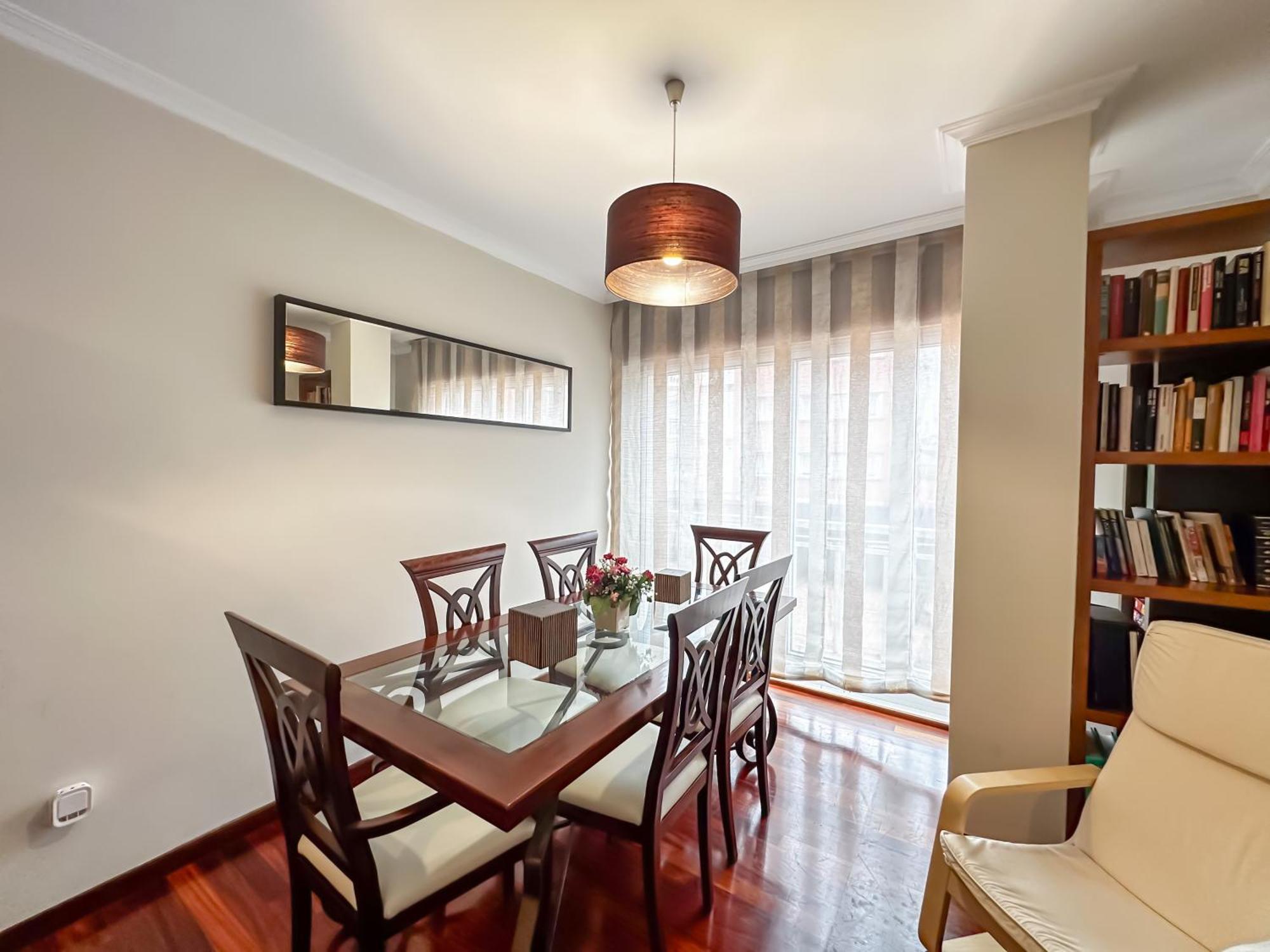 Apartamento Completo, Amplio, Muy Iluminado Y Con Plaza De Garaje Incluida. O Grove Esterno foto
