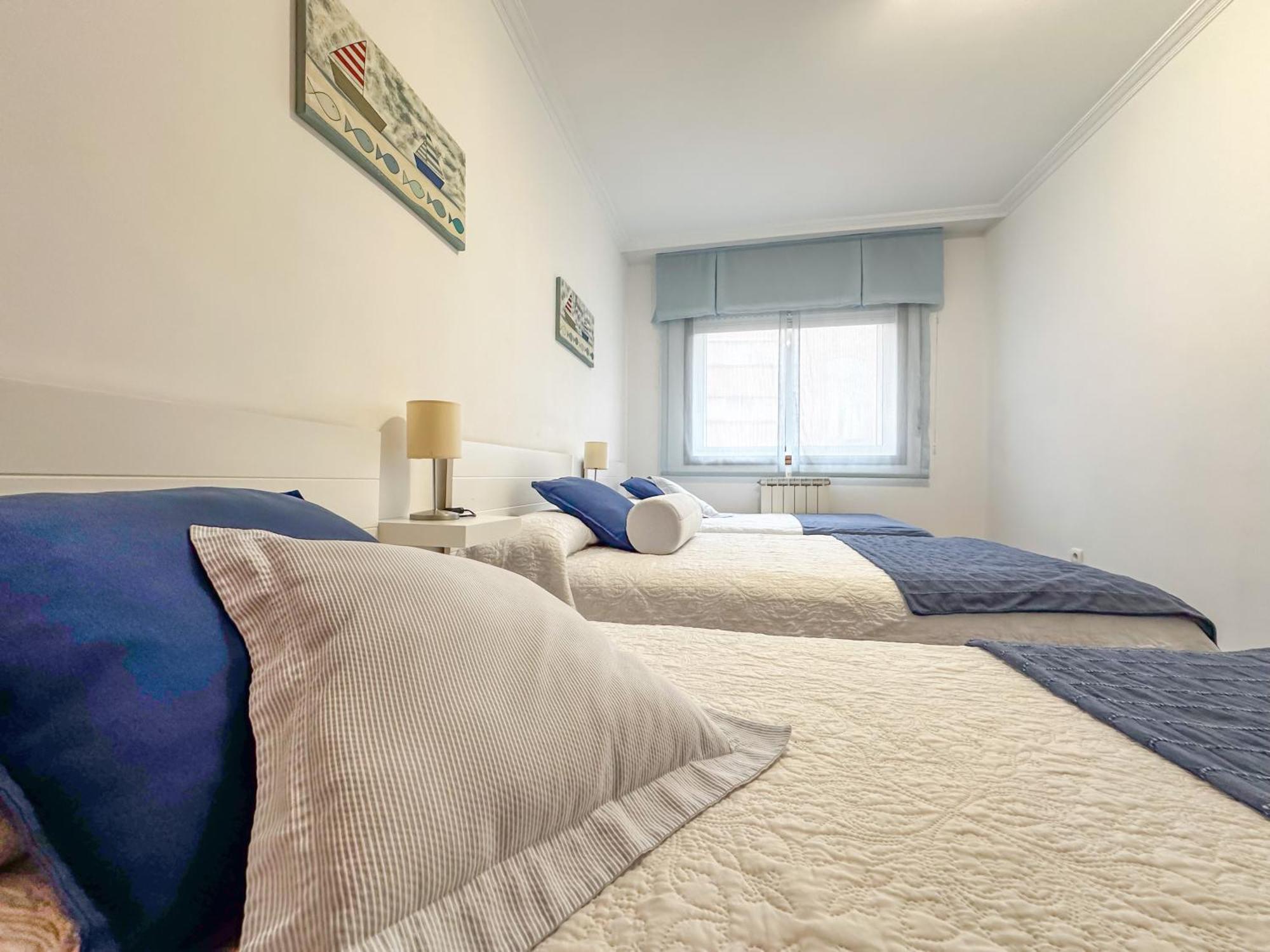 Apartamento Completo, Amplio, Muy Iluminado Y Con Plaza De Garaje Incluida. O Grove Esterno foto