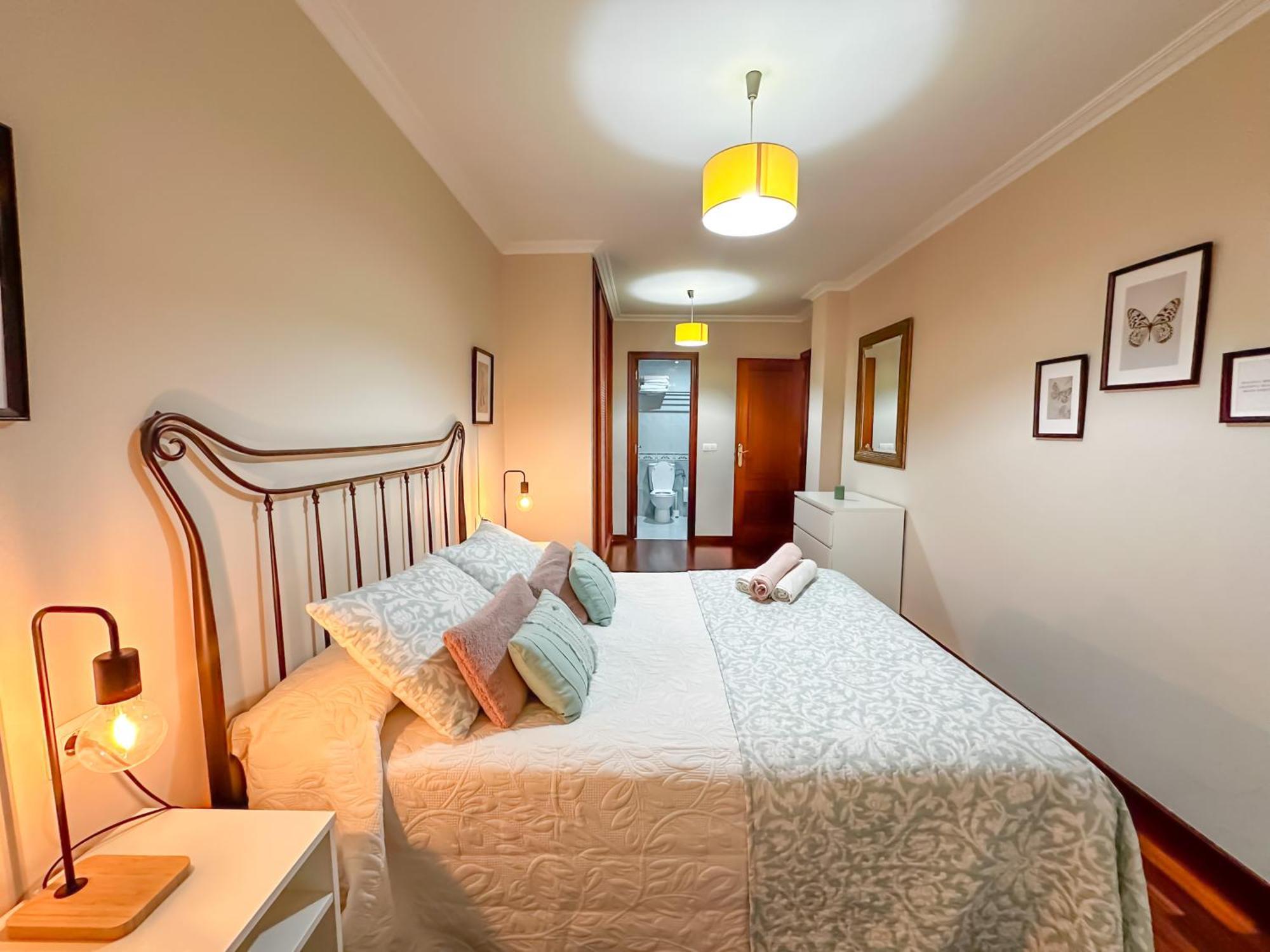 Apartamento Completo, Amplio, Muy Iluminado Y Con Plaza De Garaje Incluida. O Grove Esterno foto