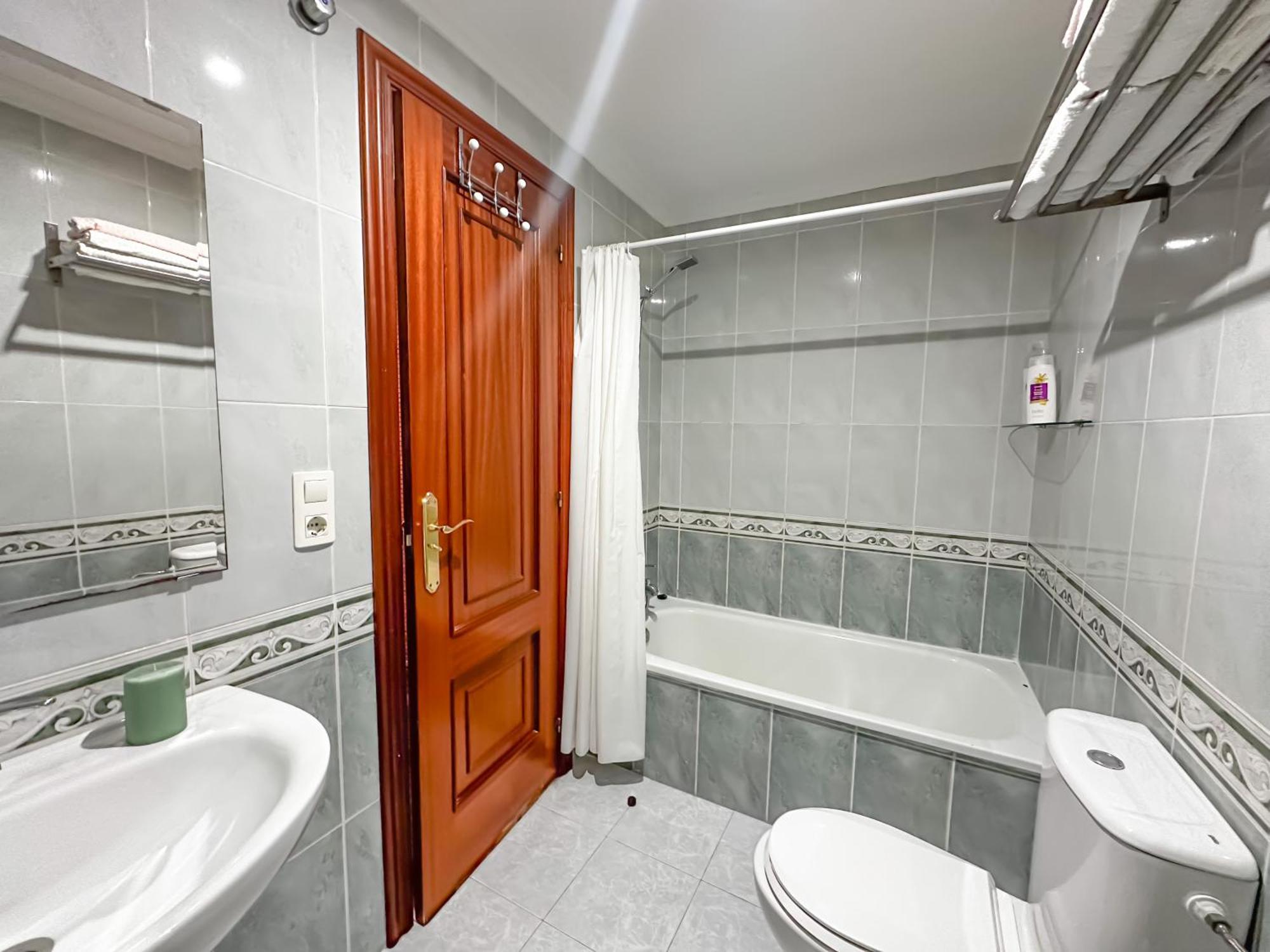 Apartamento Completo, Amplio, Muy Iluminado Y Con Plaza De Garaje Incluida. O Grove Esterno foto